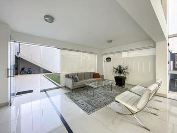 Departamento Exclusivo En Venta en San Isidro Todo Amoblado