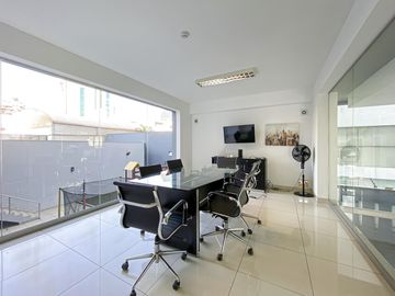 Departamento Exclusivo En Venta en San Isidro Todo Amoblado