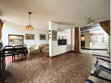 Casa como terreno en San Isidro