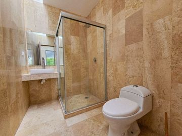 Venta de casa en esquina, Parque Aguascalientes Lomas de Angelopolis Puebla
