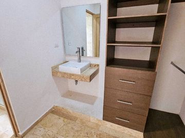 Venta de casa en esquina, Parque Aguascalientes Lomas de Angelopolis Puebla