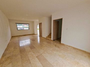 Venta de casa en esquina, Parque Aguascalientes Lomas de Angelopolis Puebla