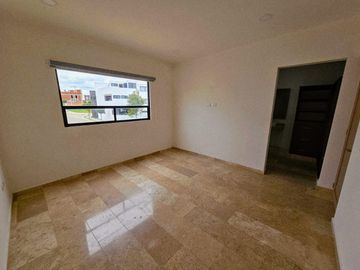 Venta de casa en esquina, Parque Aguascalientes Lomas de Angelopolis Puebla