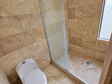 Venta de casa en esquina, Parque Aguascalientes Lomas de Angelopolis Puebla