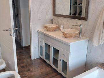 Casa en OPORTUNIDAD ALQUILER SUPER COMPLETO MB en A8 San Sebastián
