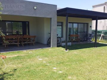 Casa en OPORTUNIDAD ALQUILER SUPER COMPLETO MB en A8 San Sebastián