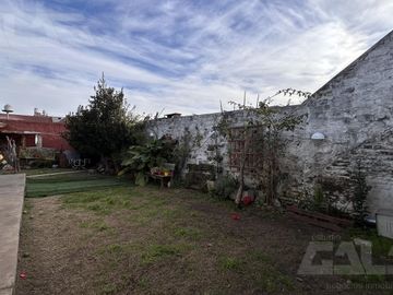 Casa en Venta 2 Dormitorios - Galería - Cochera - Parque en Ituzaingo Norte
