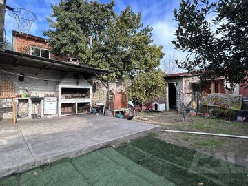 Casa en Venta 2 Dormitorios - Galería - Cochera - Parque en Ituzaingo Norte