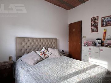 Casa en Venta 2 Dormitorios - Galería - Cochera - Parque en Ituzaingo Norte