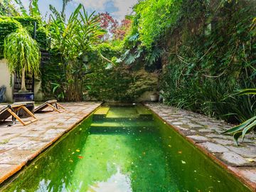 Casa  moderna con excelente estilo arquitectonico con Jardin y Pileta-  Villa Crespo