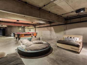 Casa  moderna con excelente estilo arquitectonico con Jardin y Pileta-  Villa Crespo