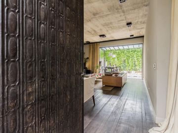Casa  moderna con excelente estilo arquitectonico con Jardin y Pileta-  Villa Crespo