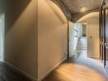 Casa  moderna con excelente estilo arquitectonico con Jardin y Pileta-  Villa Crespo