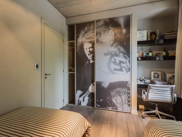 Casa  moderna con excelente estilo arquitectonico con Jardin y Pileta-  Villa Crespo
