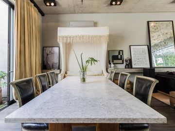 Casa  moderna con excelente estilo arquitectonico con Jardin y Pileta-  Villa Crespo