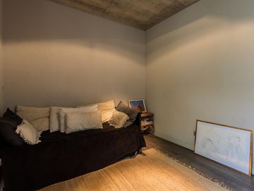 Casa  moderna con excelente estilo arquitectonico con Jardin y Pileta-  Villa Crespo