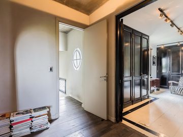 Casa  moderna con excelente estilo arquitectonico con Jardin y Pileta-  Villa Crespo