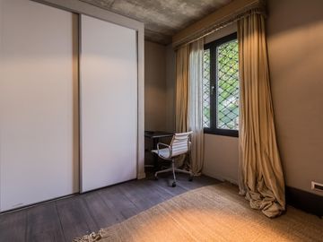 Casa  moderna con excelente estilo arquitectonico con Jardin y Pileta-  Villa Crespo