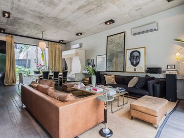 Casa  moderna con excelente estilo arquitectonico con Jardin y Pileta-  Villa Crespo