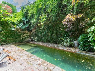Casa  moderna con excelente estilo arquitectonico con Jardin y Pileta-  Villa Crespo