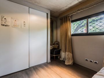 Casa  moderna con excelente estilo arquitectonico con Jardin y Pileta-  Villa Crespo