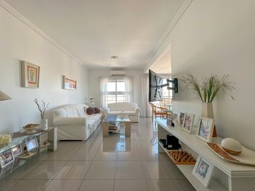 Departamento en venta en Lanús Oeste 3 ambientes con cochera