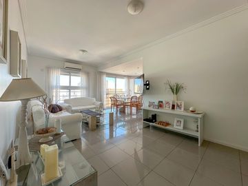 Departamento en venta en Lanús Oeste 3 ambientes con cochera