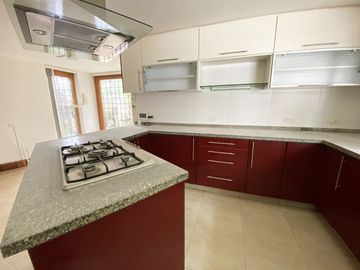 CASA EN CONDOMINIO EN VENTA EN OLIVAR DE LOS PADRES