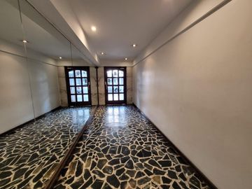 VENTA Departamento 2 ambientes con balcon saliente sobre Av. Colón - Mar del Plata
