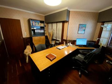 Casa en venta - 4 dormitorios 4 baños - 287mts2 - La Plata
