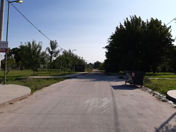 7y602 bis (La Aurora) Terreno en Venta Villa Elvira La Plata