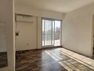 Venta Departamento de 3 ambientes con balcón terraza en Vicente López