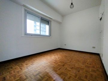 Venta Departamento de 3 ambientes con balcón terraza en Vicente López