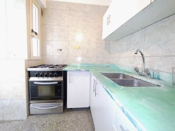 Venta Departamento de 3 ambientes con balcón terraza en Vicente López