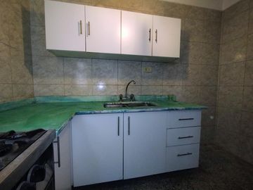 Venta Departamento de 3 ambientes con balcón terraza en Vicente López