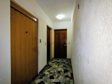 Venta Departamento de 3 ambientes con balcón terraza en Vicente López