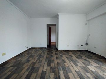 Venta Departamento de 3 ambientes con balcón terraza en Vicente López