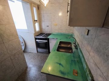 Venta Departamento de 3 ambientes con balcón terraza en Vicente López