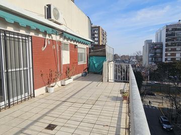 Venta Departamento de 3 ambientes con balcón terraza en Vicente López