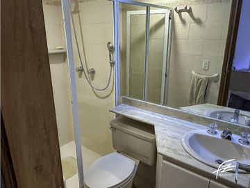 APARTAMENTO EN VENTA EN EL POBLADO, MEDELLN