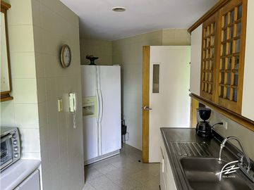 APARTAMENTO EN VENTA EN EL POBLADO, MEDELLN