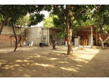 Lote con potencial turístico cerca del mar y aeropuerto G-36