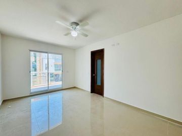 Casa con roof garden y recámara en planta baja – Fracc. privado en Coatepec