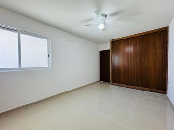 Casa con roof garden y recámara en planta baja – Fracc. privado en Coatepec