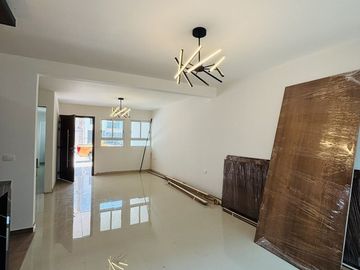 Casa con roof garden y recámara en planta baja – Fracc. privado en Coatepec
