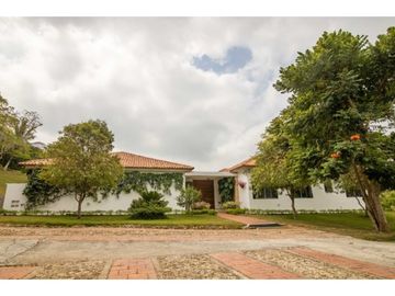 Casa en Venta en La Hacienda en Arjona