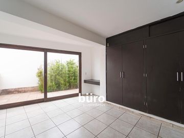 LINDA CASA EN VENTA CON 5 DORMITORIOS GRAN JARDIN PISCINA RINCONADA ALTA