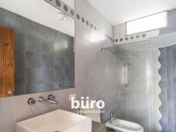 LINDA CASA EN VENTA CON 5 DORMITORIOS GRAN JARDIN PISCINA RINCONADA ALTA