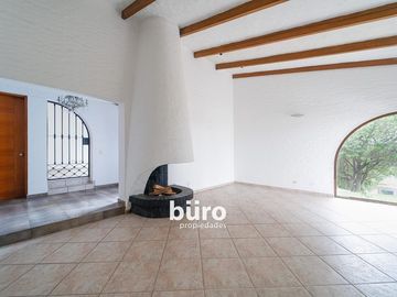 LINDA CASA EN VENTA CON 5 DORMITORIOS GRAN JARDIN PISCINA RINCONADA ALTA
