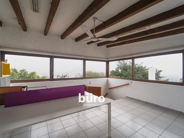 LINDA CASA EN VENTA CON 5 DORMITORIOS GRAN JARDIN PISCINA RINCONADA ALTA